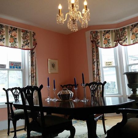 Fairmont House Bed & Breakfast 마혼베이 외부 사진