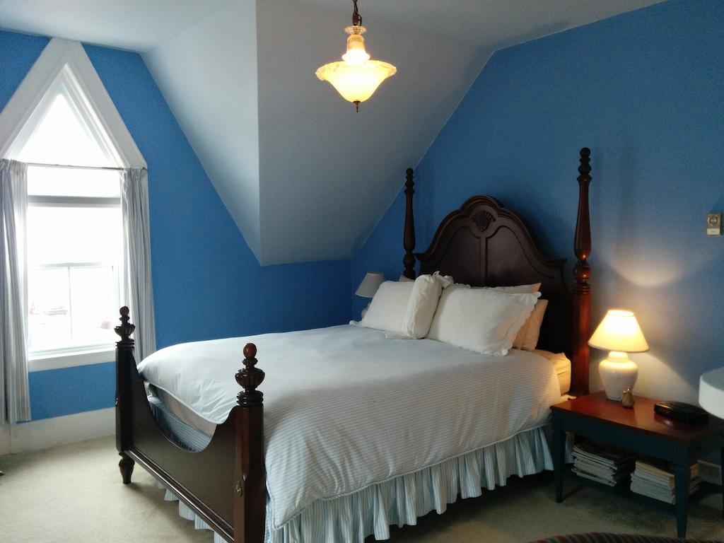 Fairmont House Bed & Breakfast 마혼베이 객실 사진
