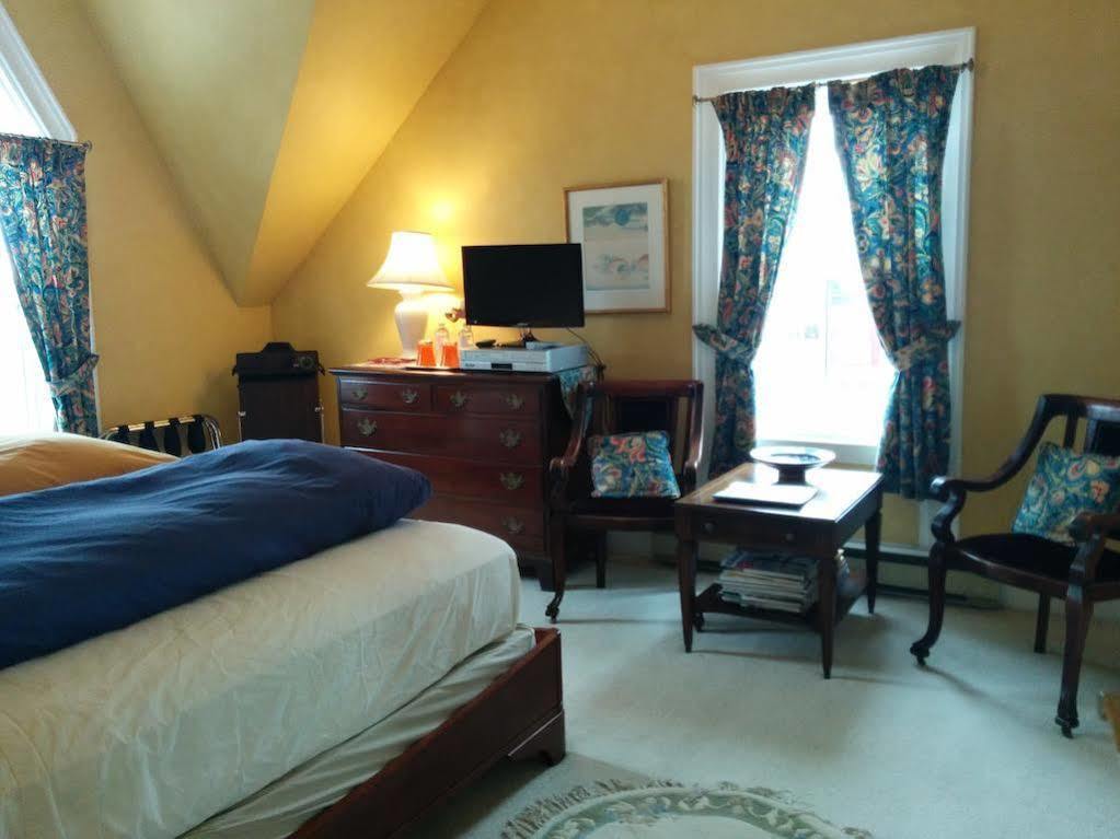 Fairmont House Bed & Breakfast 마혼베이 외부 사진